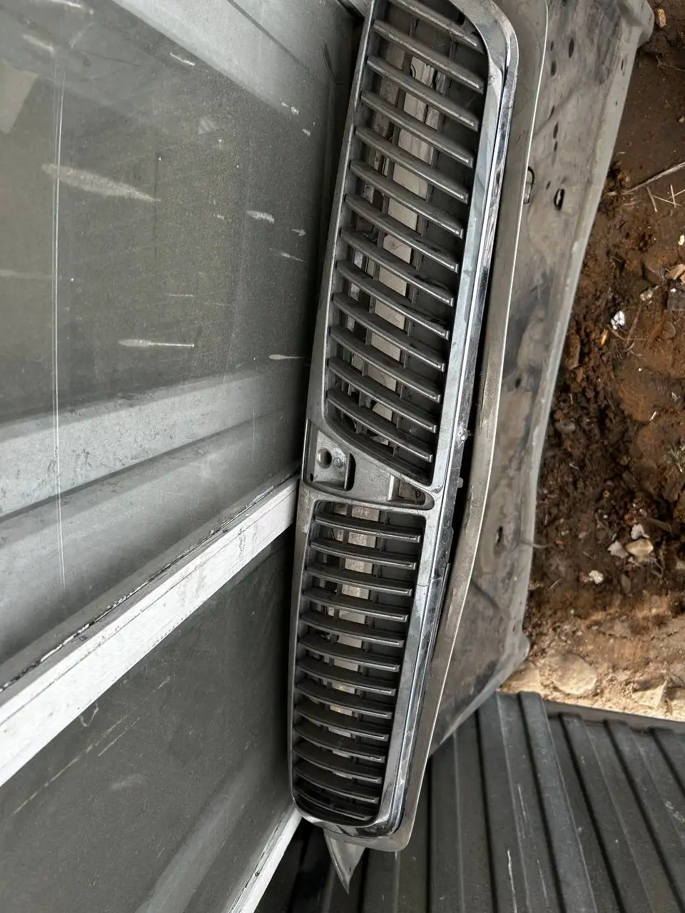 Автозапчасти: капот Toyota Vista, пластик Acura Accord 6, борода ВАЗ-2106 - Запчасти (Авто) в Улан-Удэ