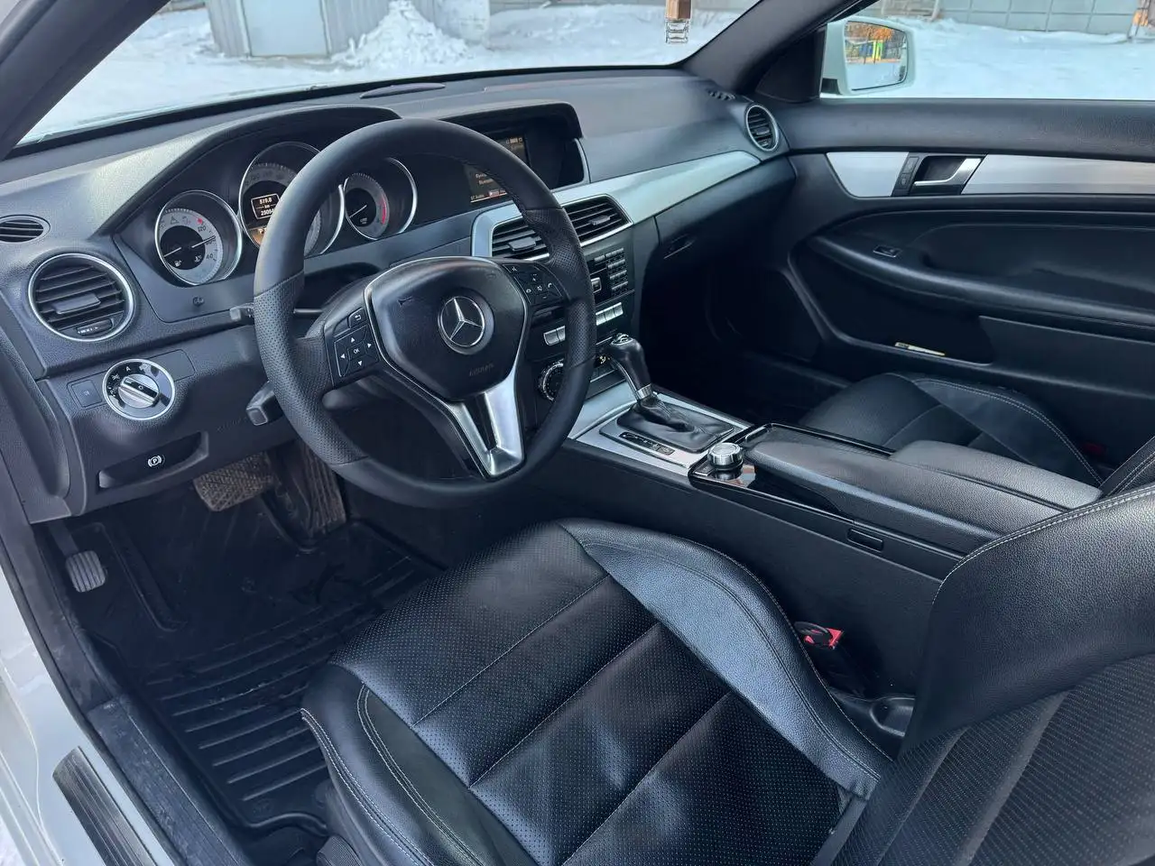 Mercedes-Benz C180 Coupe W204 2011 - Легковые автомобили (Авто) в Улан-Удэ