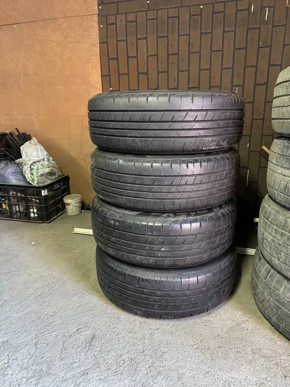 Литые диски с летней резиной Bridgestone - Шины и диски (Авто) в Улан-Удэ