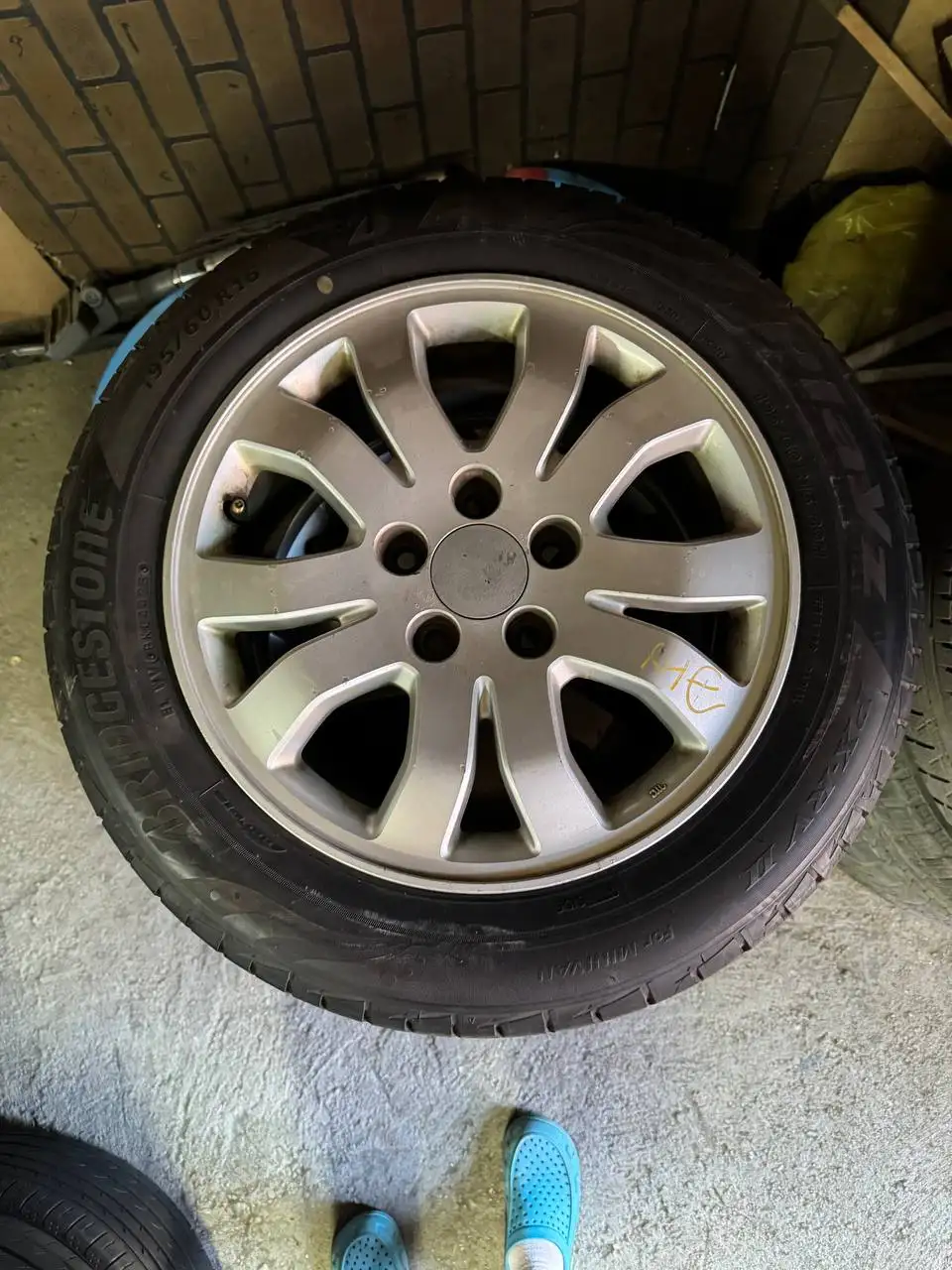 Литьё с летней резиной Bridgestone 195/60 R16 - Шины и диски (Авто) в Улан-Удэ