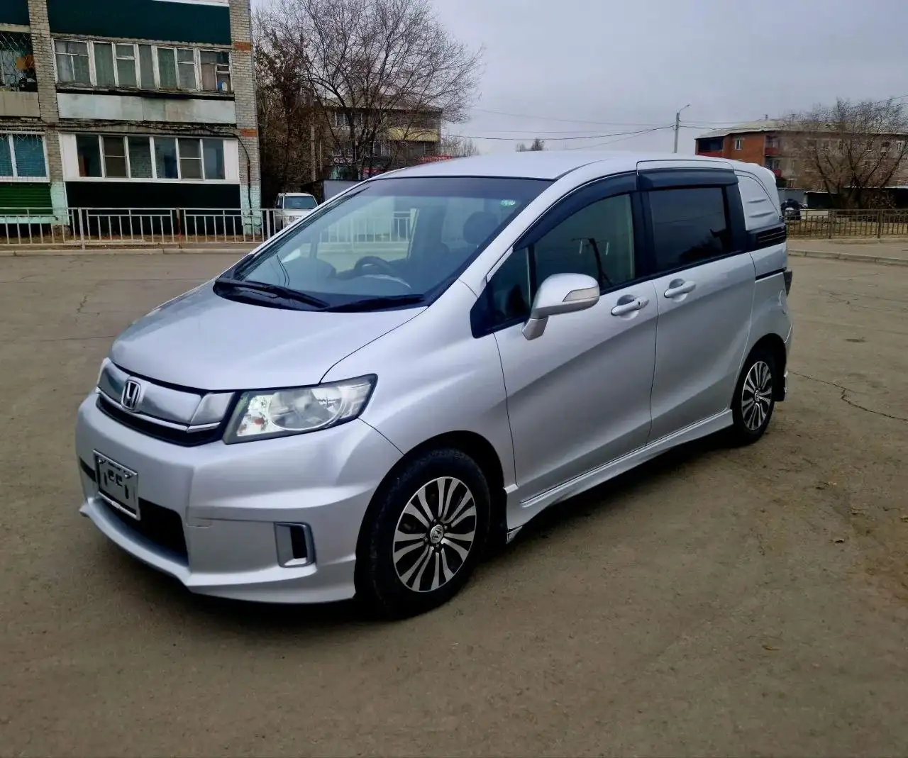Honda Freed Spike 2014 - Авто в Улан-Удэ