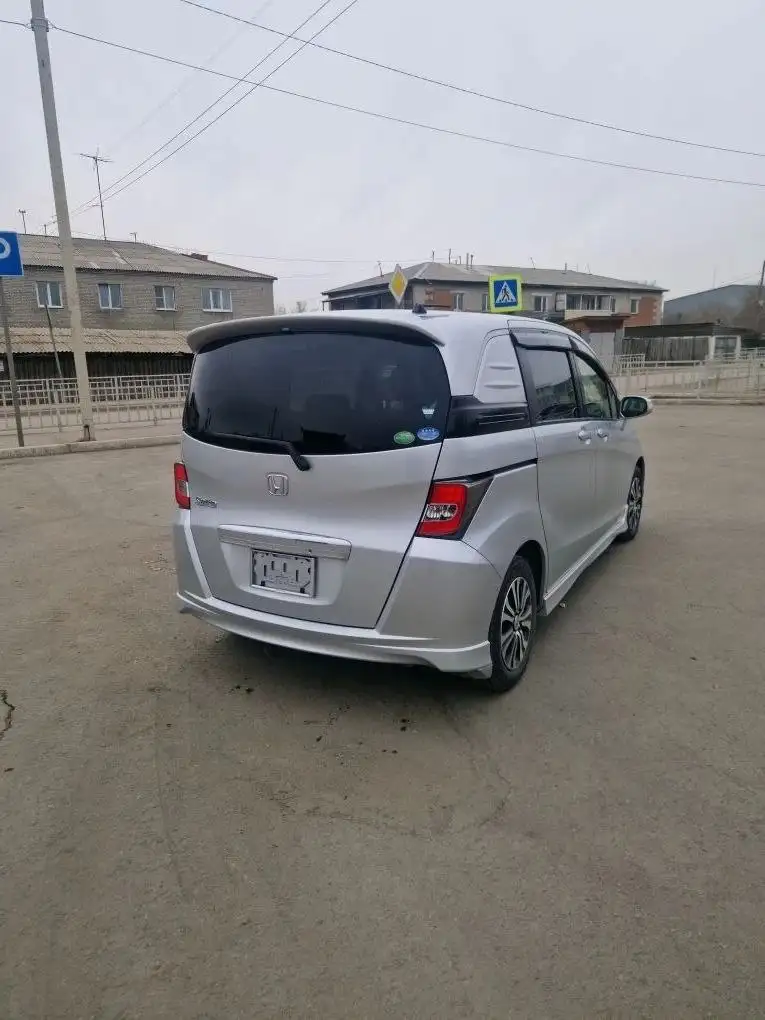 Honda Freed Spike 2014 - Авто в Улан-Удэ