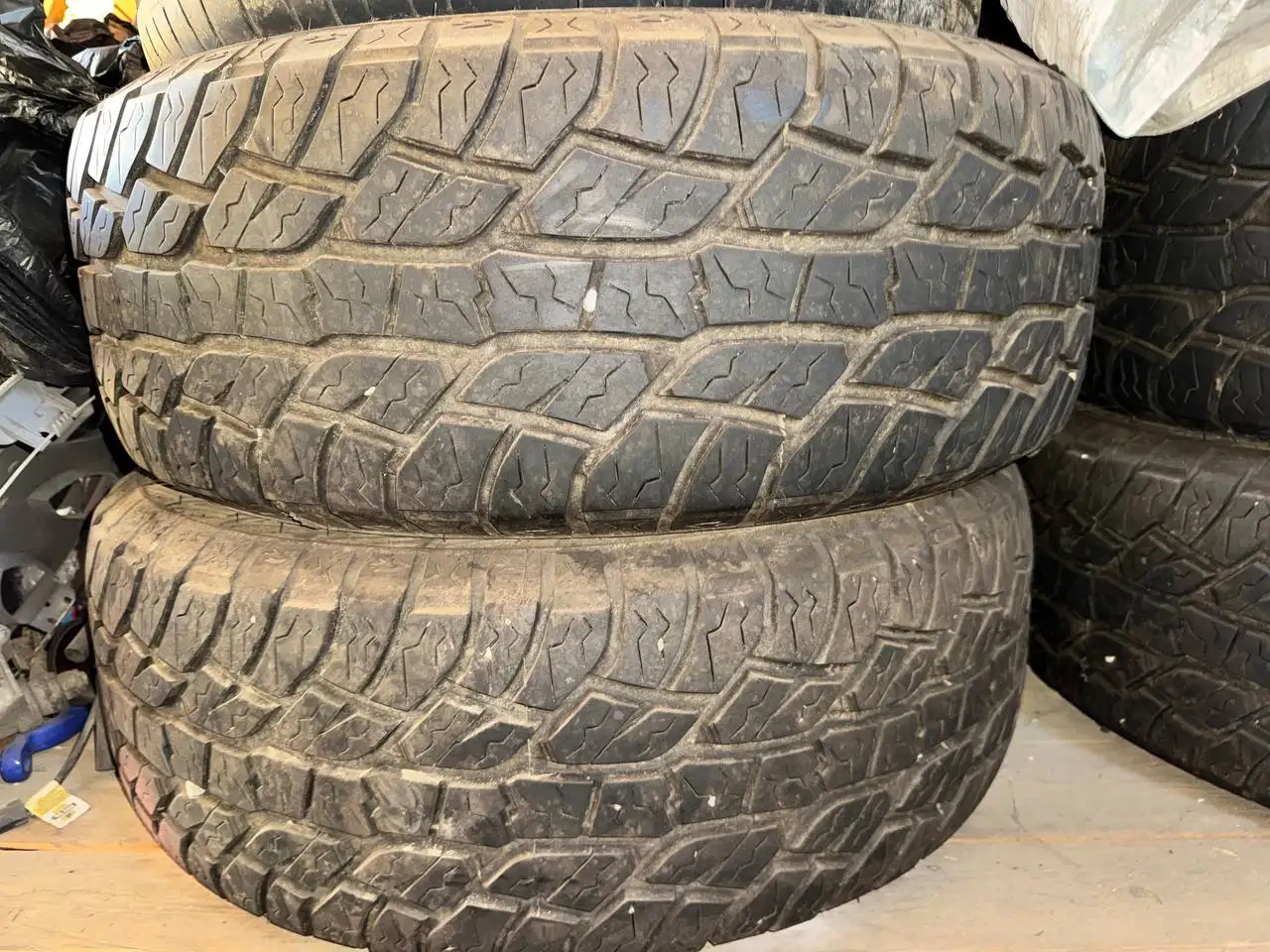 Продам резину 285/60/18 на ТЛК 100-200 - Шины и диски (Авто) в Иркутск