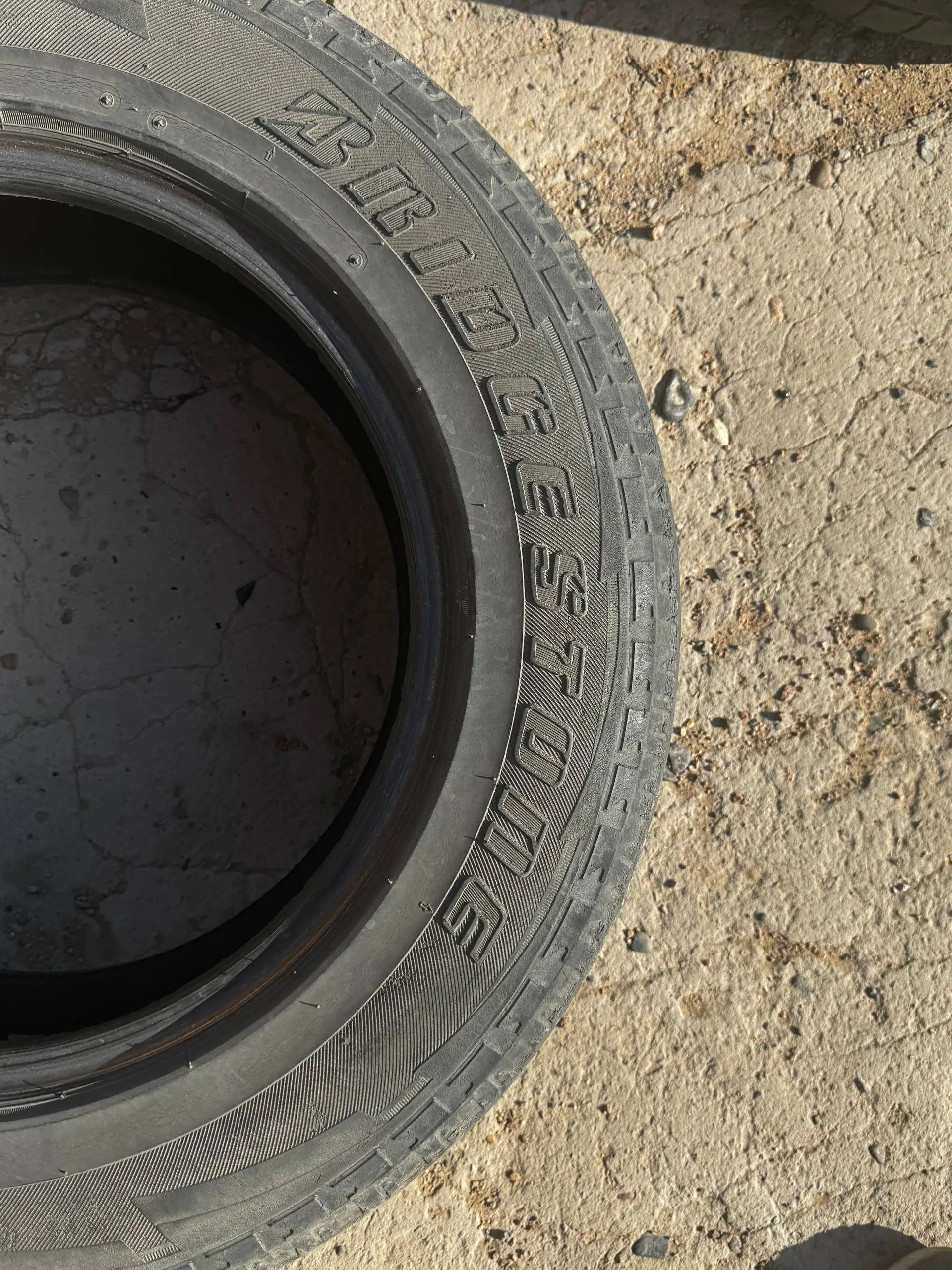 Продам шины Bridgestone Dueler A/T 215/70 R16 - Шины и диски (Авто) в Улан-Удэ