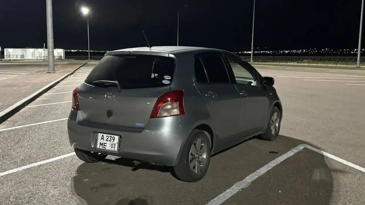 Toyota Vitz 2007 - Легковые автомобили (Авто) в Улан-Удэ