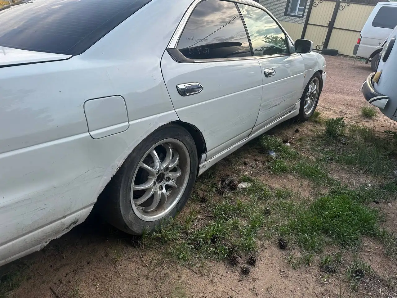 Лаурель 2.5 битая 230 тыс. - Авто в Улан-Удэ