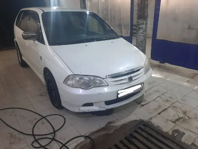 Хонда Одиссей 2001 года, пробег 129 тыс. км, цена ниже рынка - Купля/продажа в Улан-Удэ