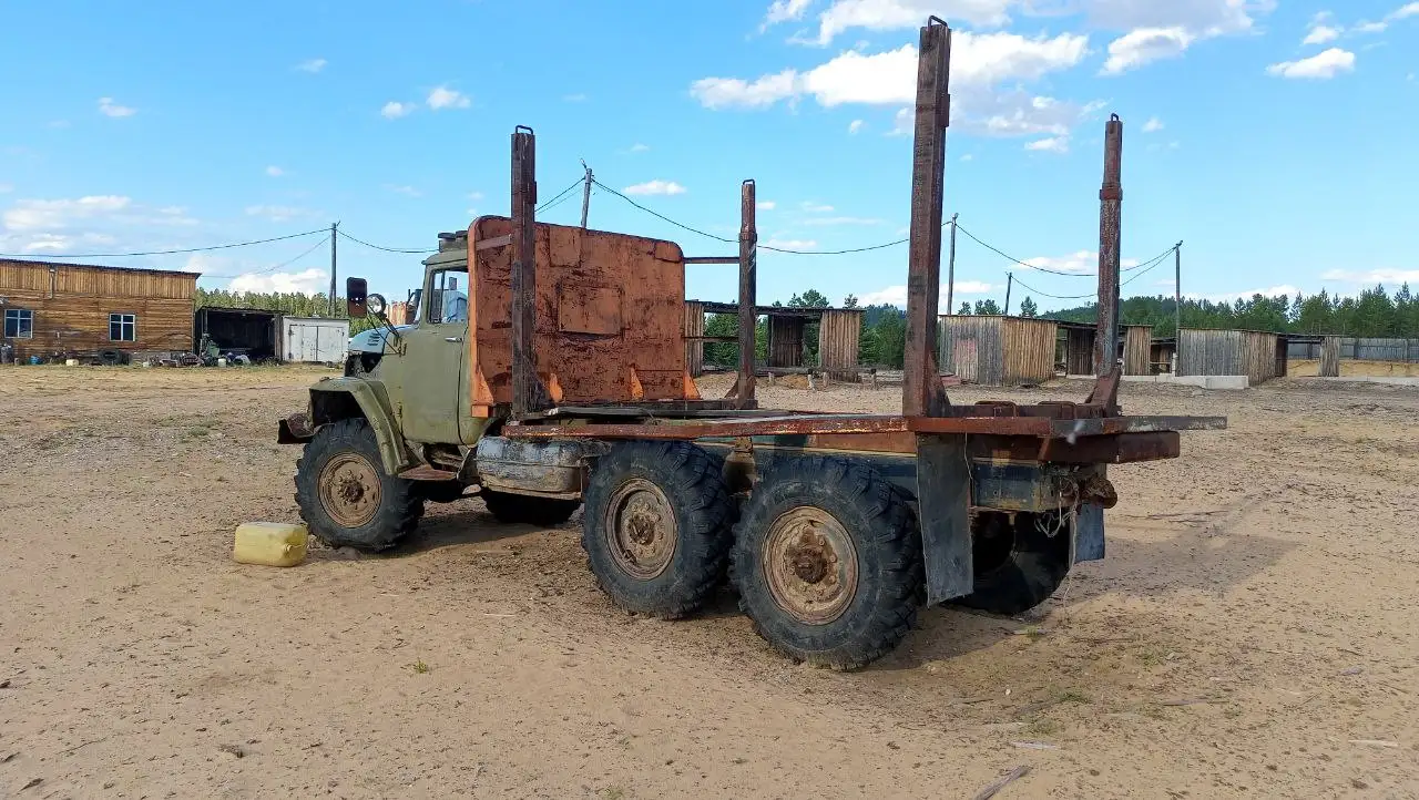 Продажа трех Зилов лесовозов - Грузовые автомобили (Авто) в Улан-Удэ