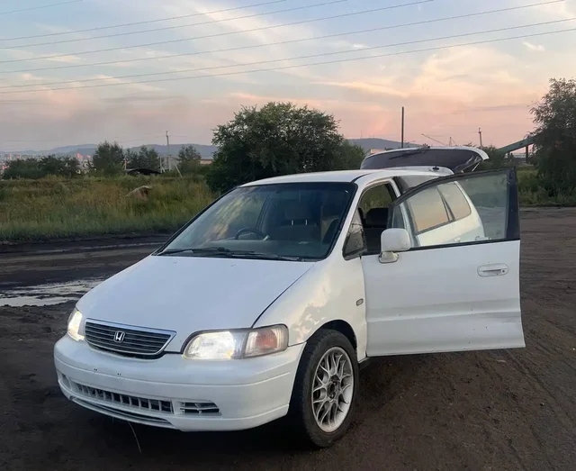 Honda Odyssey 2003 с пробегом - Автошкола в Улан-Удэ