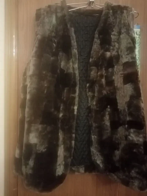 Продам новую жилетку из натуральной цигейки - Верхняя одежда в Белгород