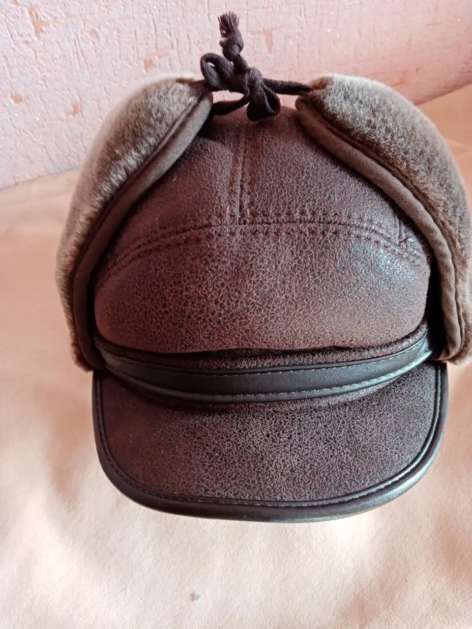 Продажа зимней шапки-ушанки с искусственным мехом - Головные уборы (Одежда) в Белгород