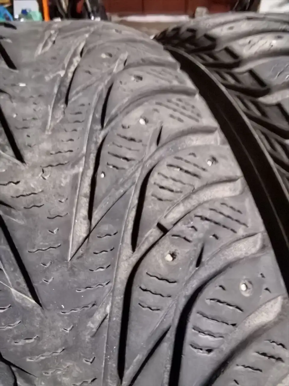 Продажа зимней резины 225/55 R18 Michelin и Yokohama - Шины и диски (Авто) в Белгород