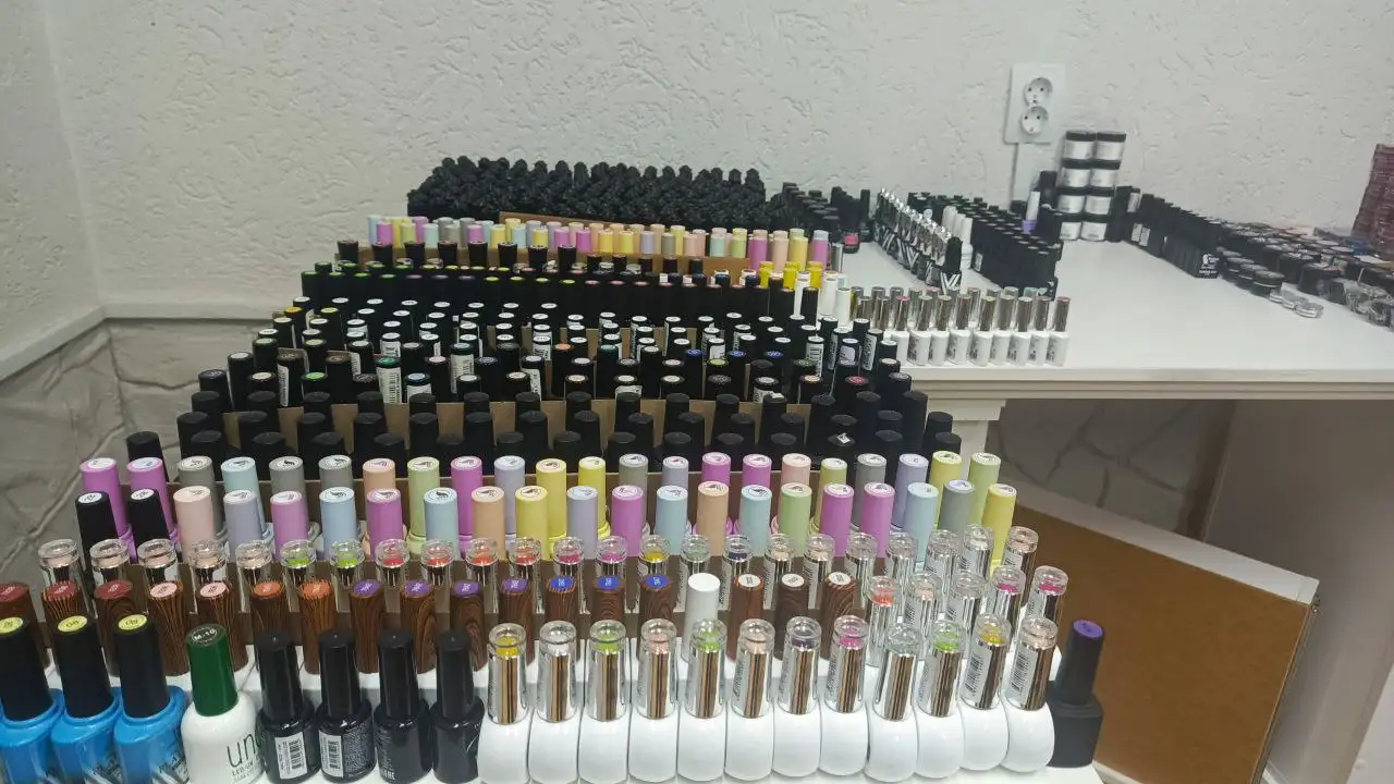 Продажа гель-лаков, топов, баз и акригелей оптом - Косметика для ногтей (Красота и здоровье) в Белгород