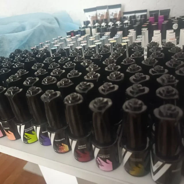 Распродажа гель-лаков и баз при закрытии интернет-магазина - Маникюр в Белгород