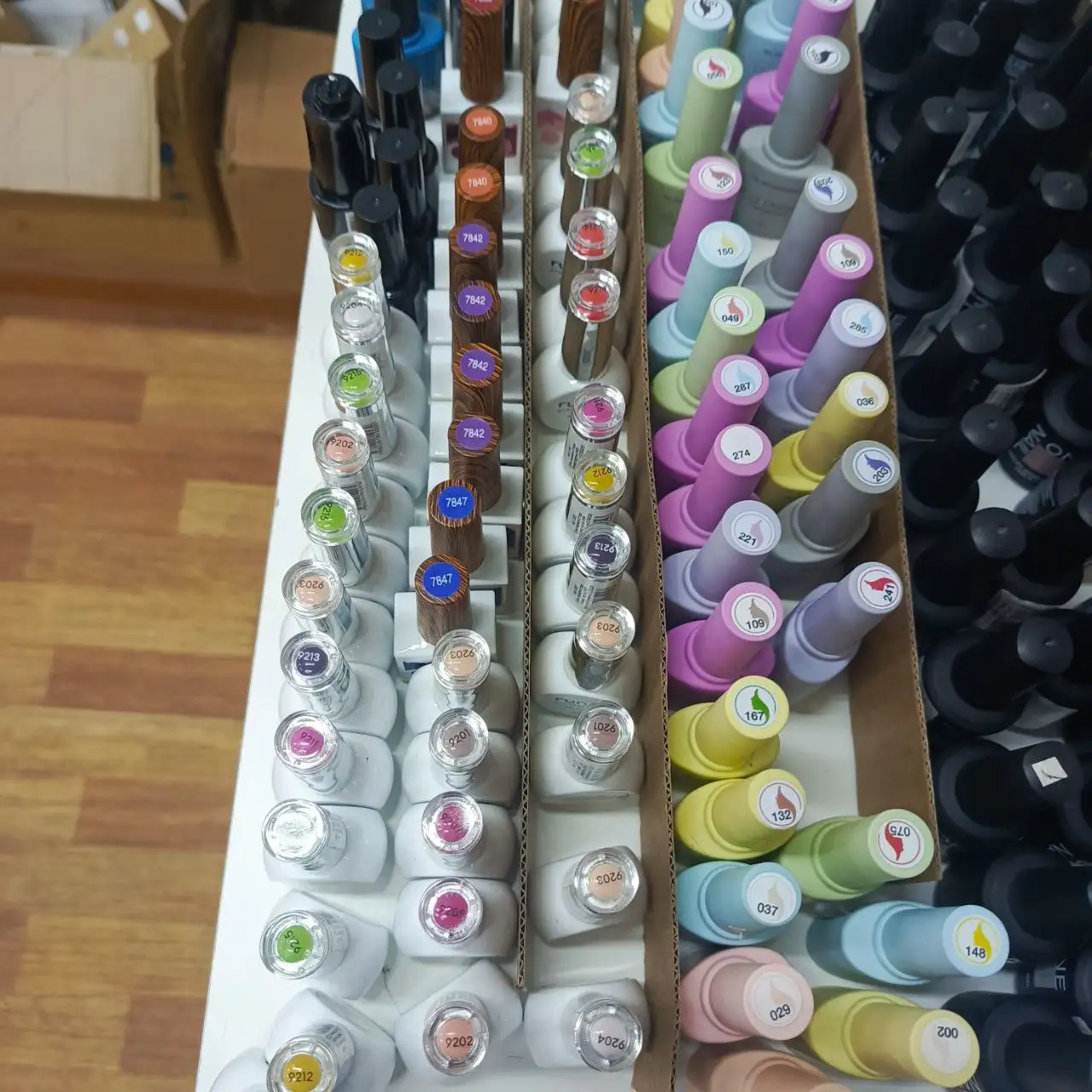 Распродажа гель-лаков и баз при закрытии интернет-магазина - Маникюр (Красота и здоровье) в Белгород