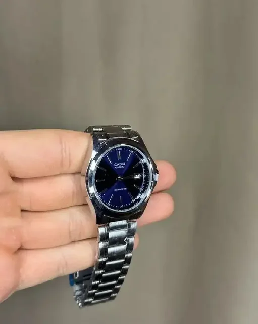 Часы мужские кварцевые новые в оригинальной коробке - Товары для животных в Белгород