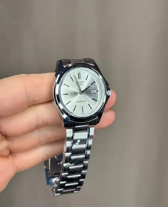 Кварцевые наручные часы с металлическим корпусом и браслетом - Часы (Барахолка) в Белгород