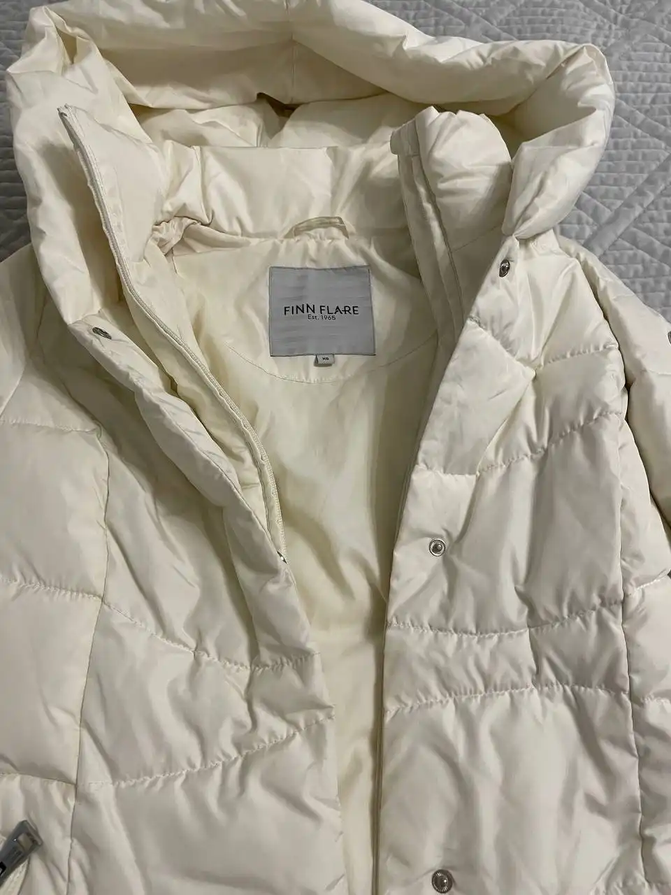 Продажа б/у пуховика 42-44