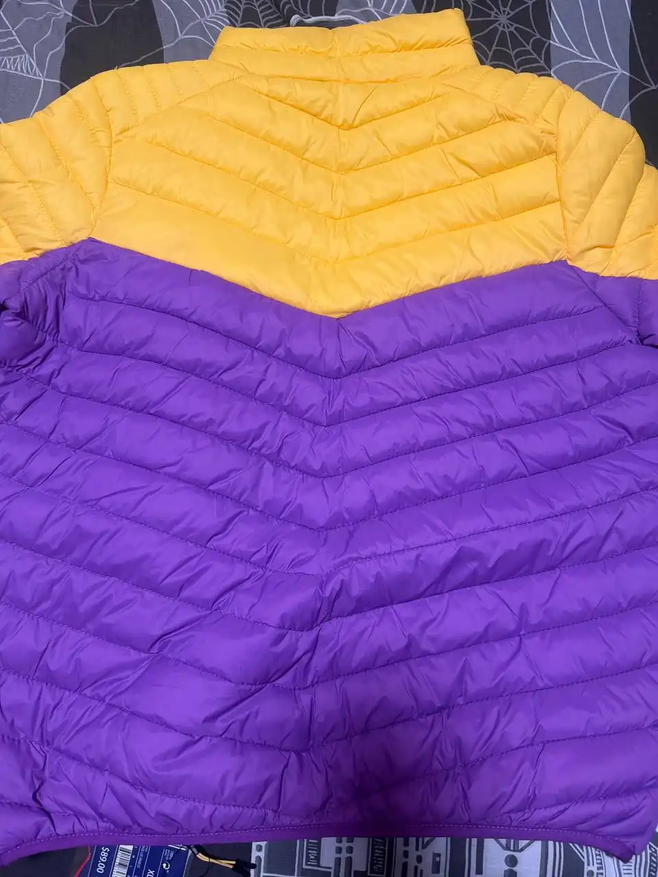 Продажа женской куртки XL из Америки