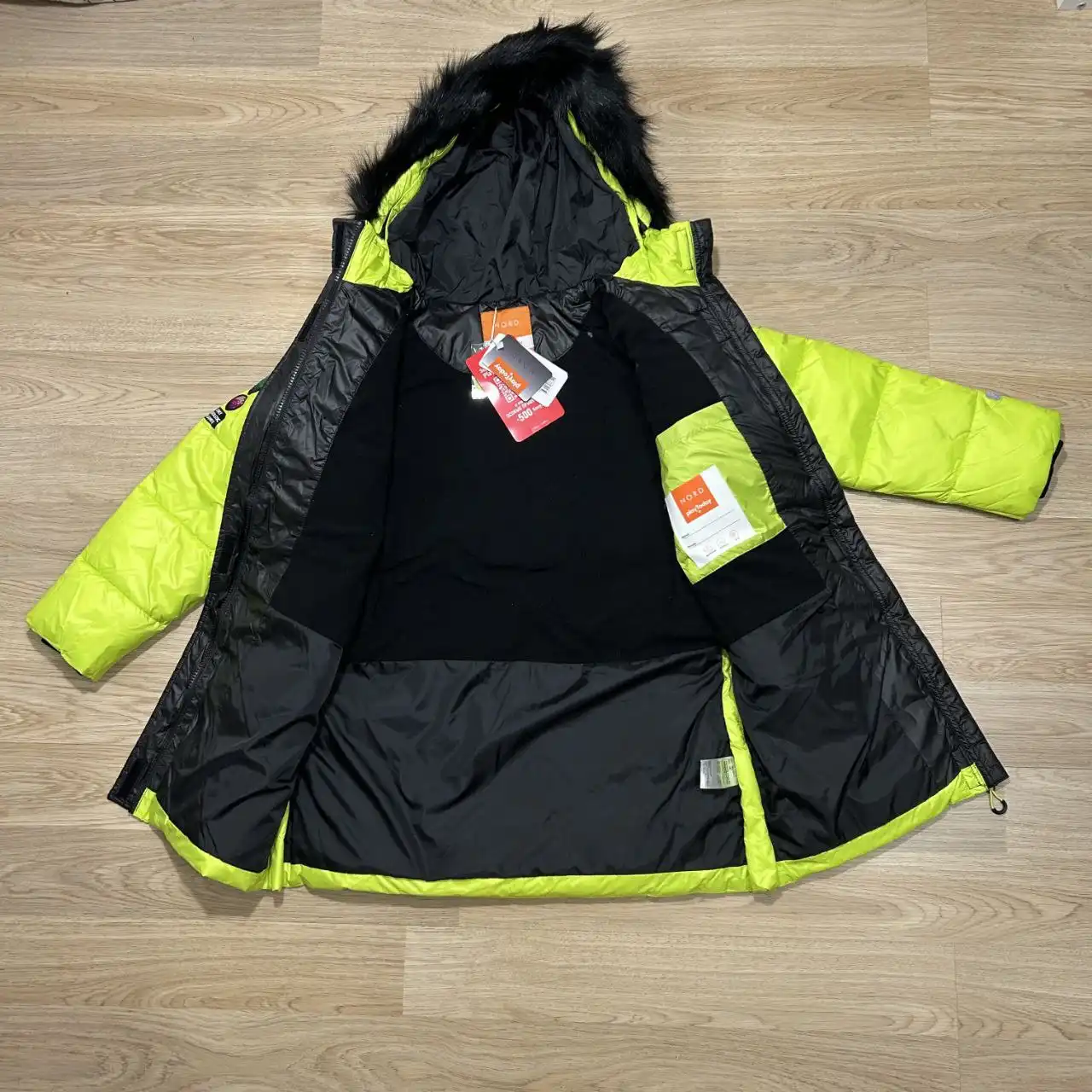 Новая куртка для девочки 140 размер