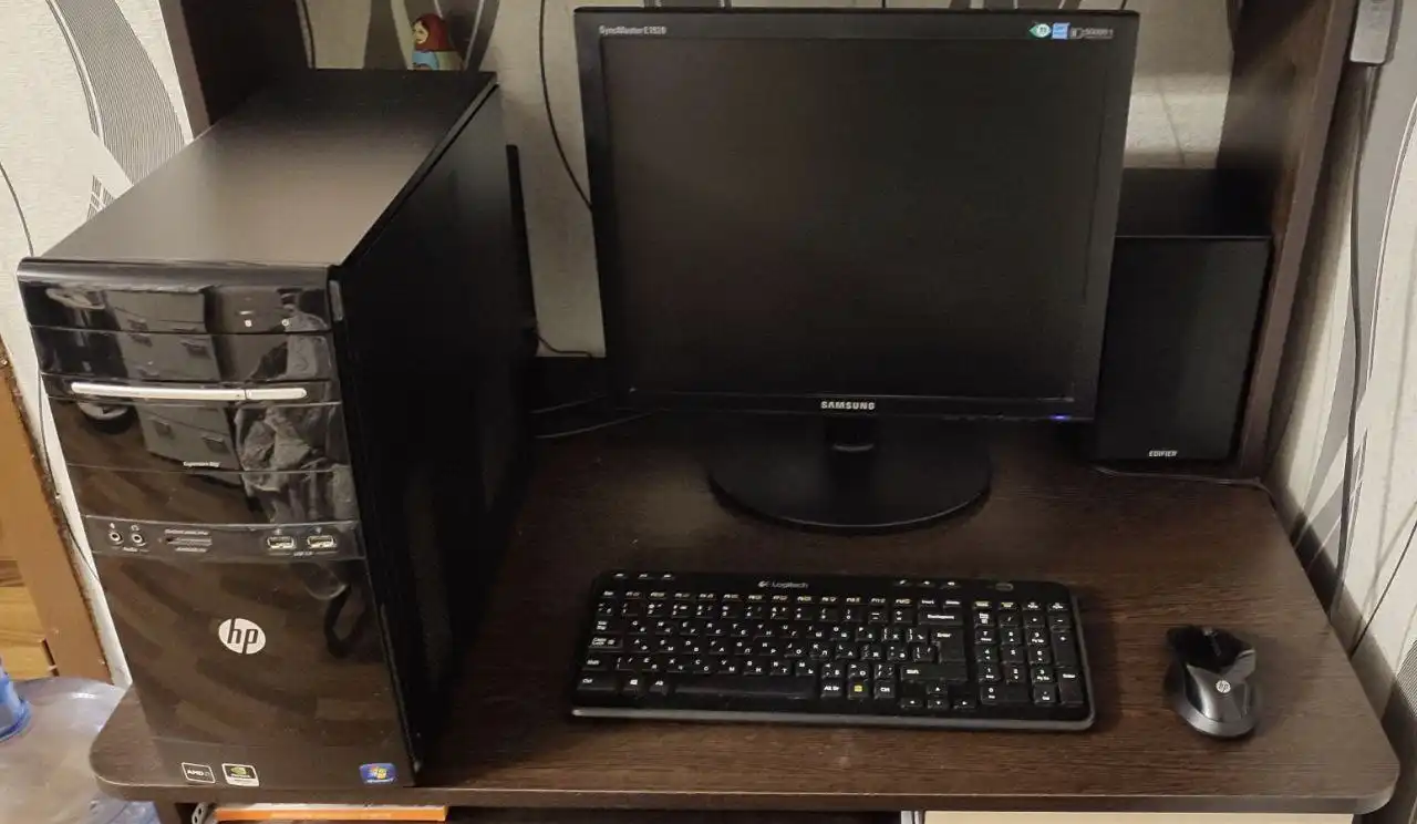 ПК HP с монитором Samsung и аксессуарами