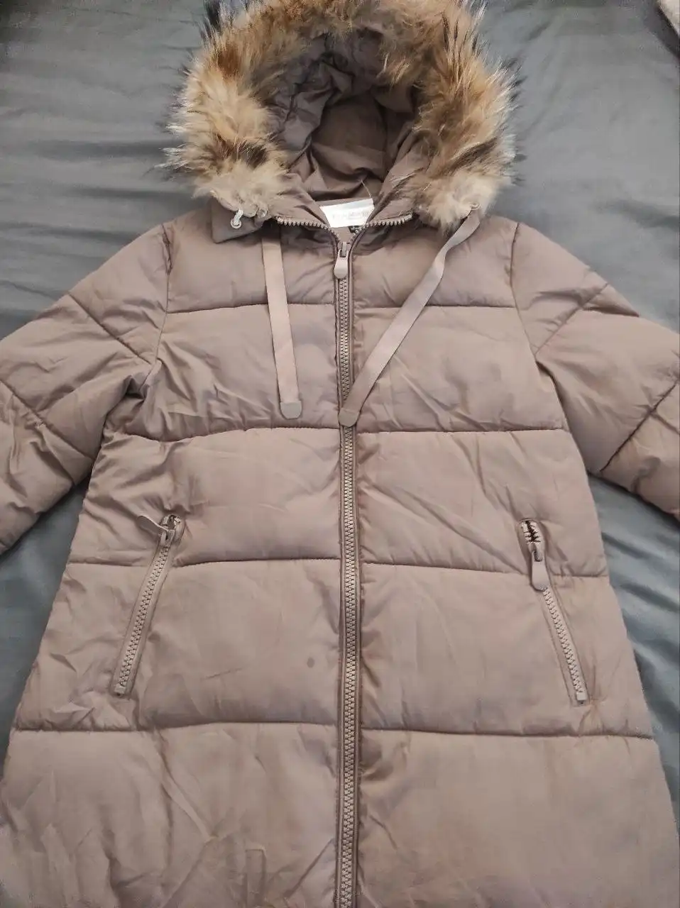 Продам женский пуховик для девочек