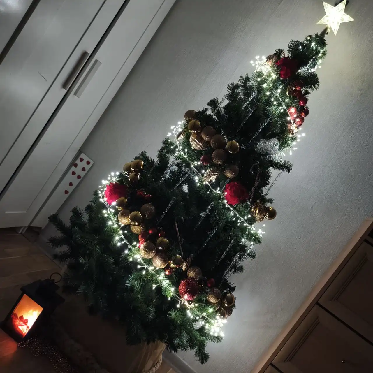 Украшение ёлки росой