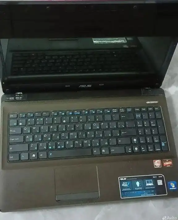 Ноутбук Asus рабочий с неисправной батареей