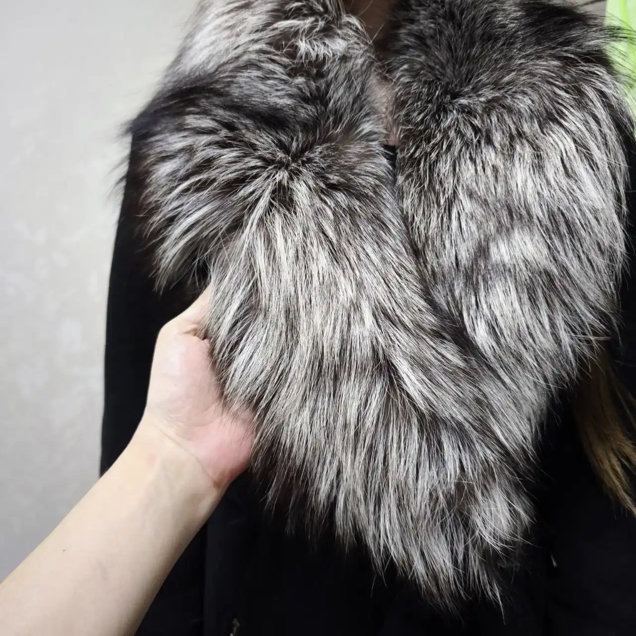 Продам пальто чернобурка 48 рр (маломерка)