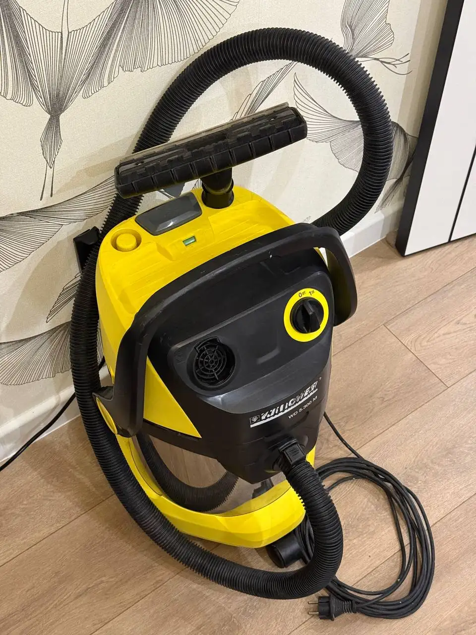 Продам пылесос Karcher WD5 - Бытовая техника (Для дома и дачи) в Калининград