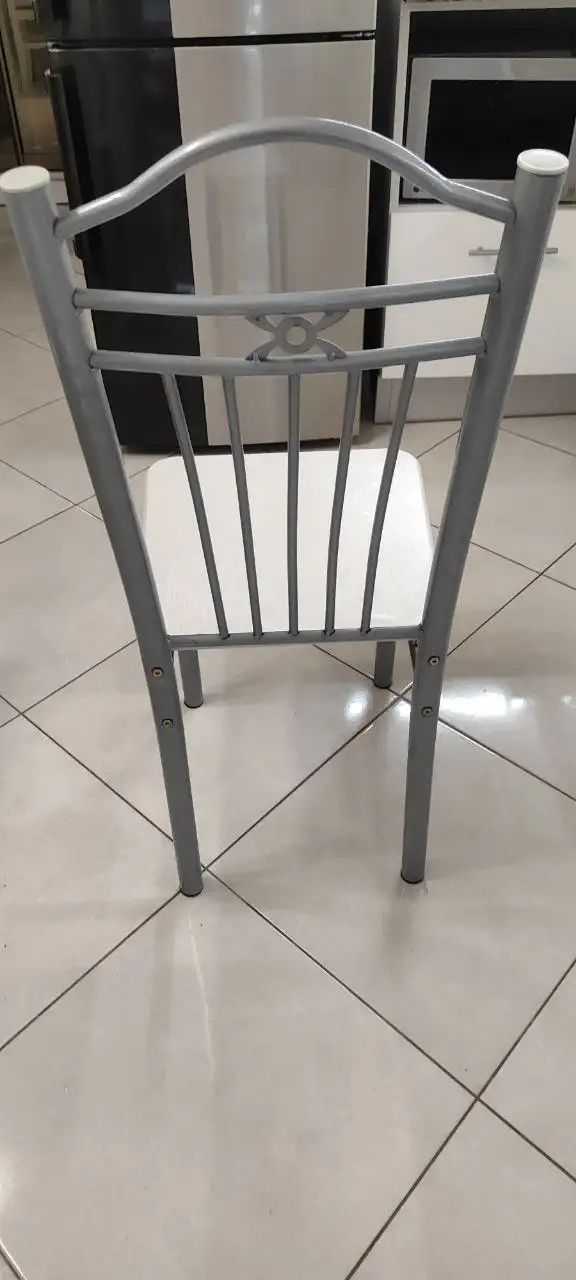 Продажа 4 стульев - Барахолка в Калининград