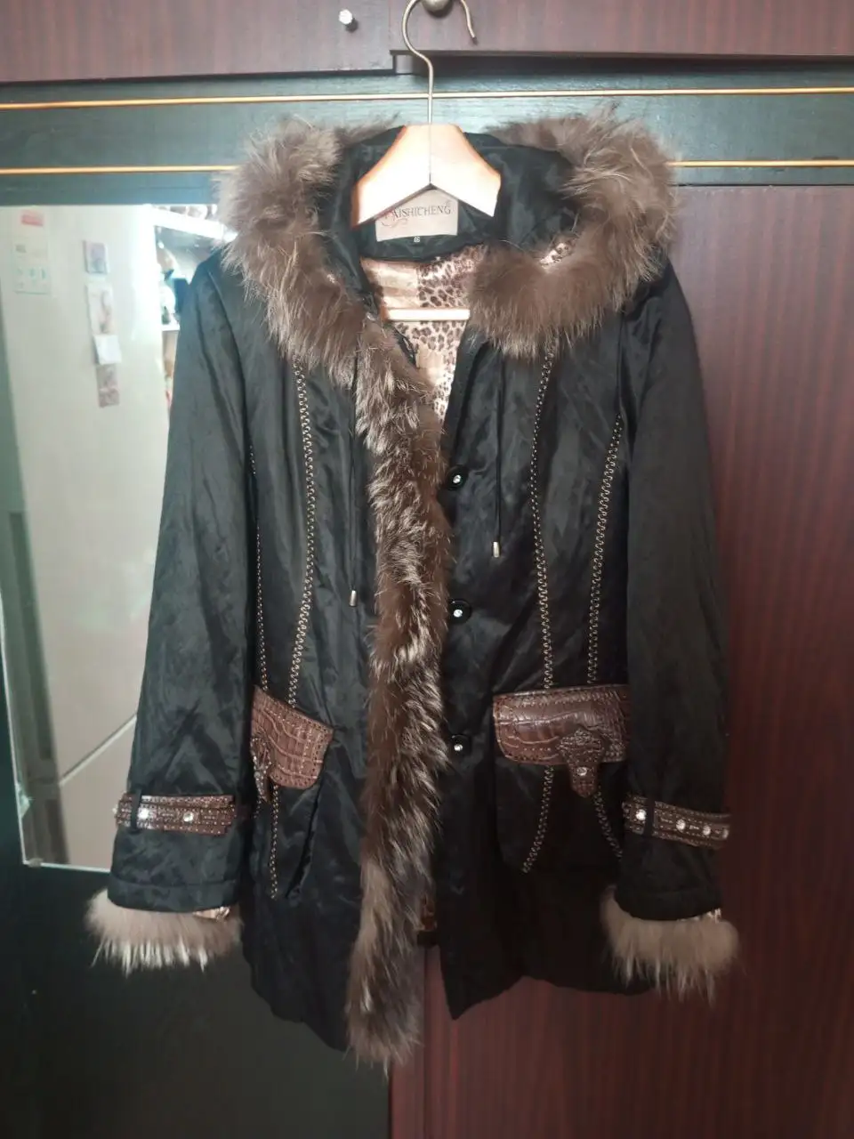 Продам женскую куртку 46р - Верхняя одежда (Одежда) в Калининград