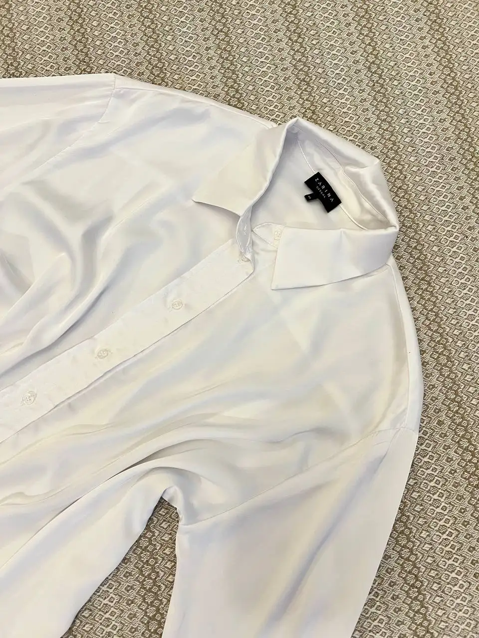 Блузка атласная Zarina 44 размер - Женская одежда (Одежда) в Калининград