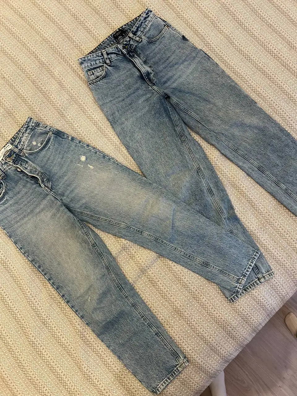 Женские джинсы Zarina и Stradivarius - Джинсы (Одежда) в Калининград