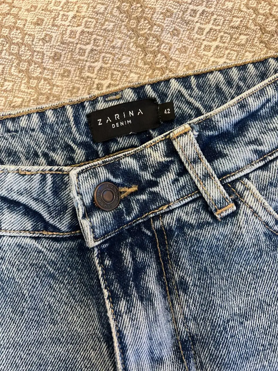 Женские джинсы Zarina и Stradivarius - Джинсы (Одежда) в Калининград