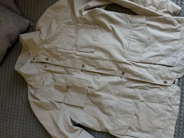 Мужская легкая куртка L - Мужская одежда в Калининград