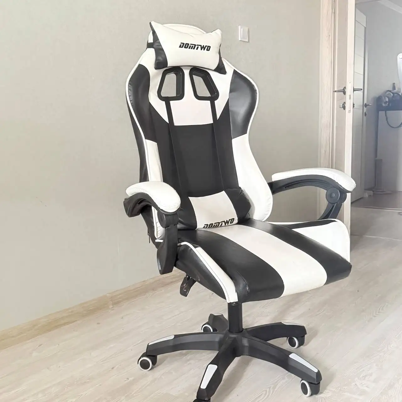 Компьютерный стул с небольшим дефектом - Барахолка в Калининград