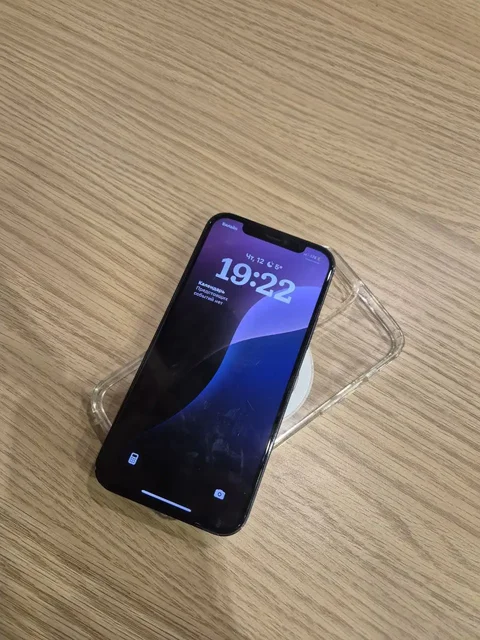 iPhone 12 64гб в отличном состоянии с аксессуарами - Планшеты в Калининград