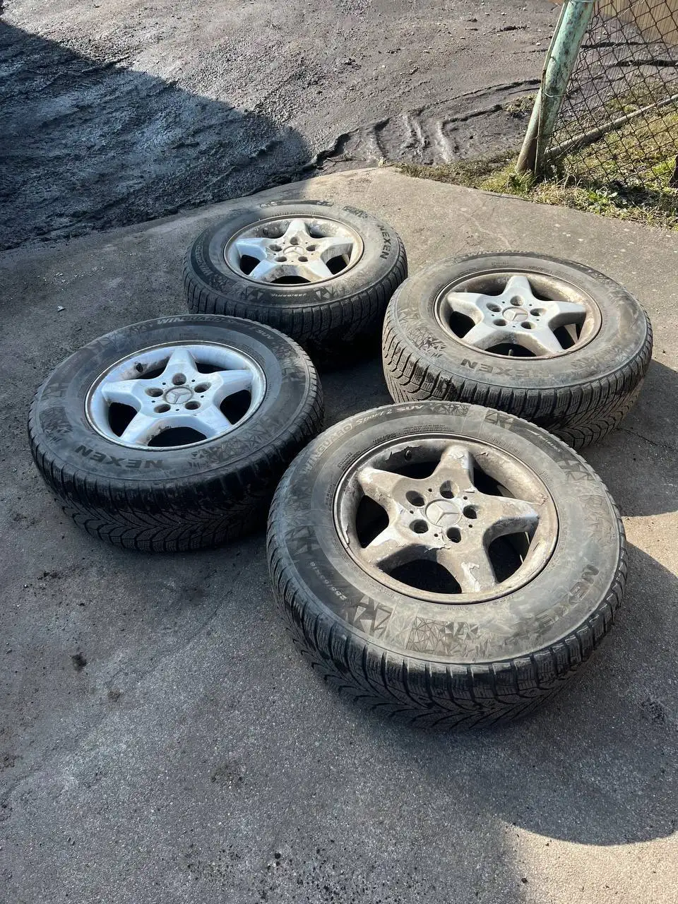 Резина R16 5x112 255/65/16 23 года - Шины и диски (Запчасти) в Калининград