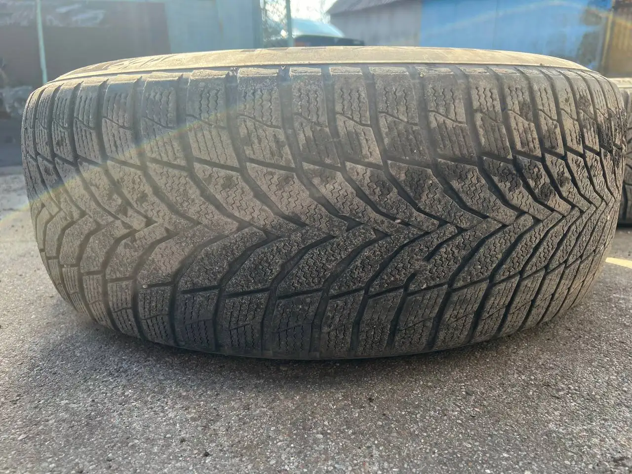 Резина R16 5x112 255/65/16 23 года - Шины и диски (Запчасти) в Калининград