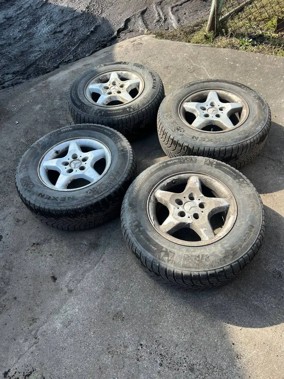 Резина R16 5x112 255/65/16 23 года - Шины и диски (Запчасти) в Калининград