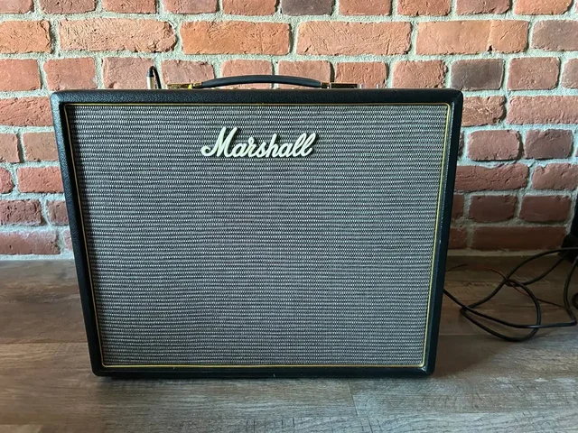 Продажа лампового комбо-усилителя Marshall Origin 20C - Инструменты в Калининград