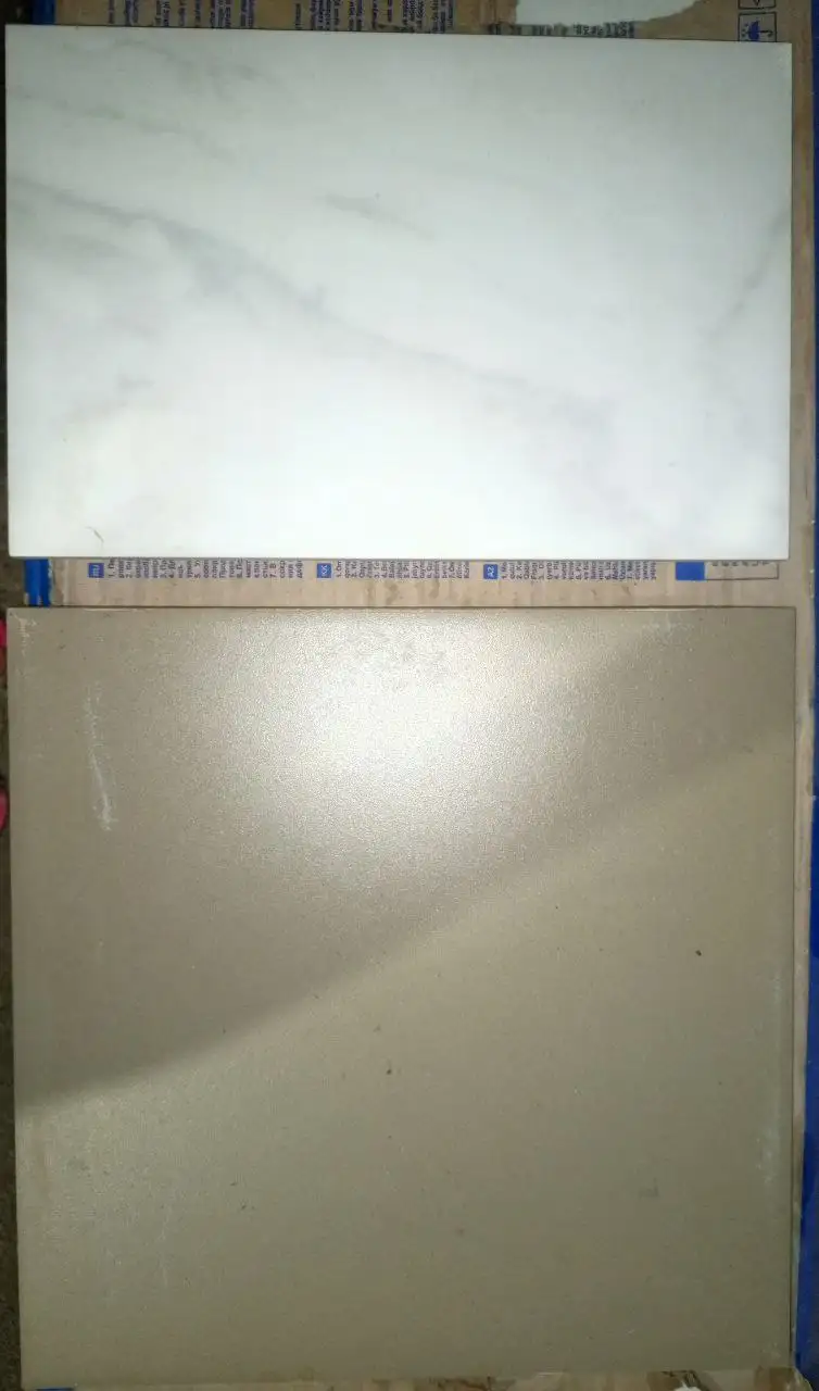 Продажа керамической плитки белой и коричневой - Строительные материалы (Для дома и дачи) в Калининград