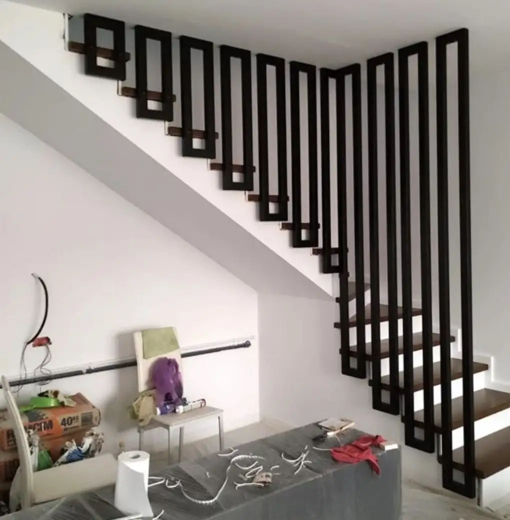 Изготовление лестниц, перил, ограждений и металлоконструкций - Сварочные и монтажные работы (Услуги) в Калининград