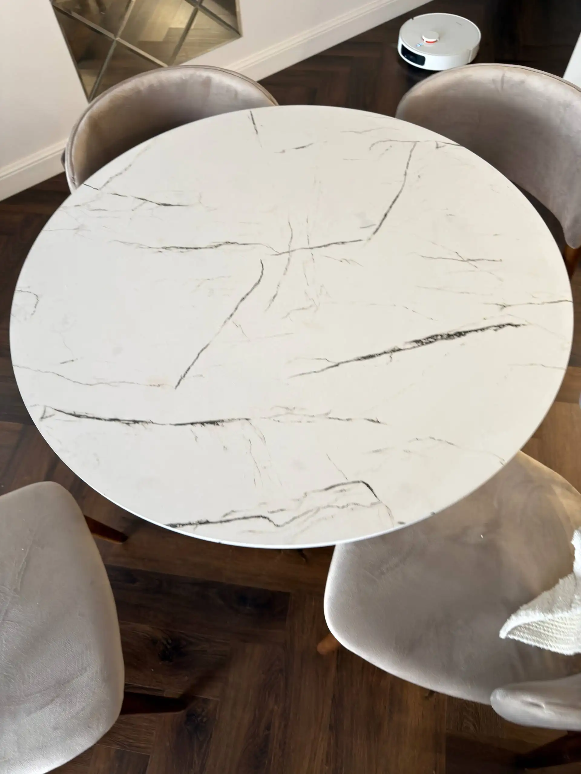 Продам стол б/у диаметром 80 см - Мебель (Барахолка) в Калининград