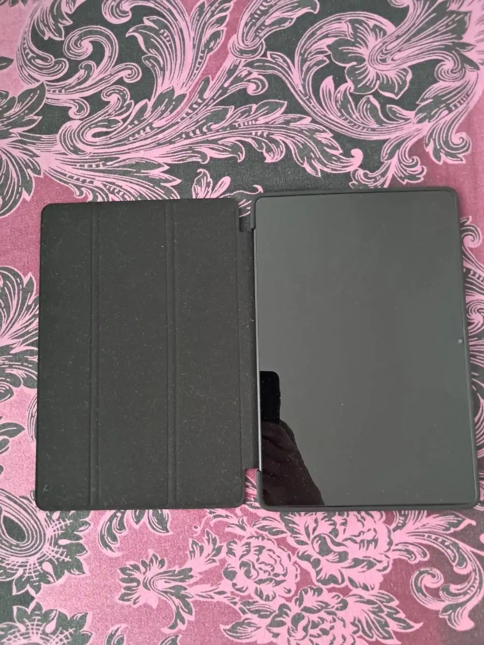 Чехол и провод в состоянии нового - Барахолка в Калининград