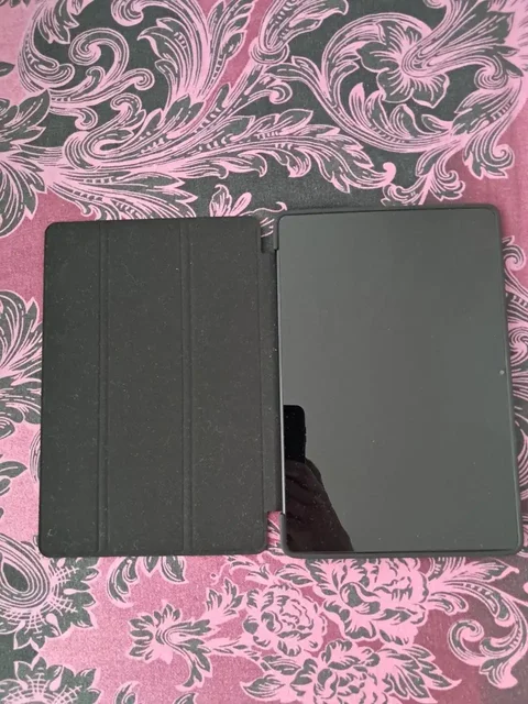 Чехол и провод в состоянии нового - частное объявление в Калининград