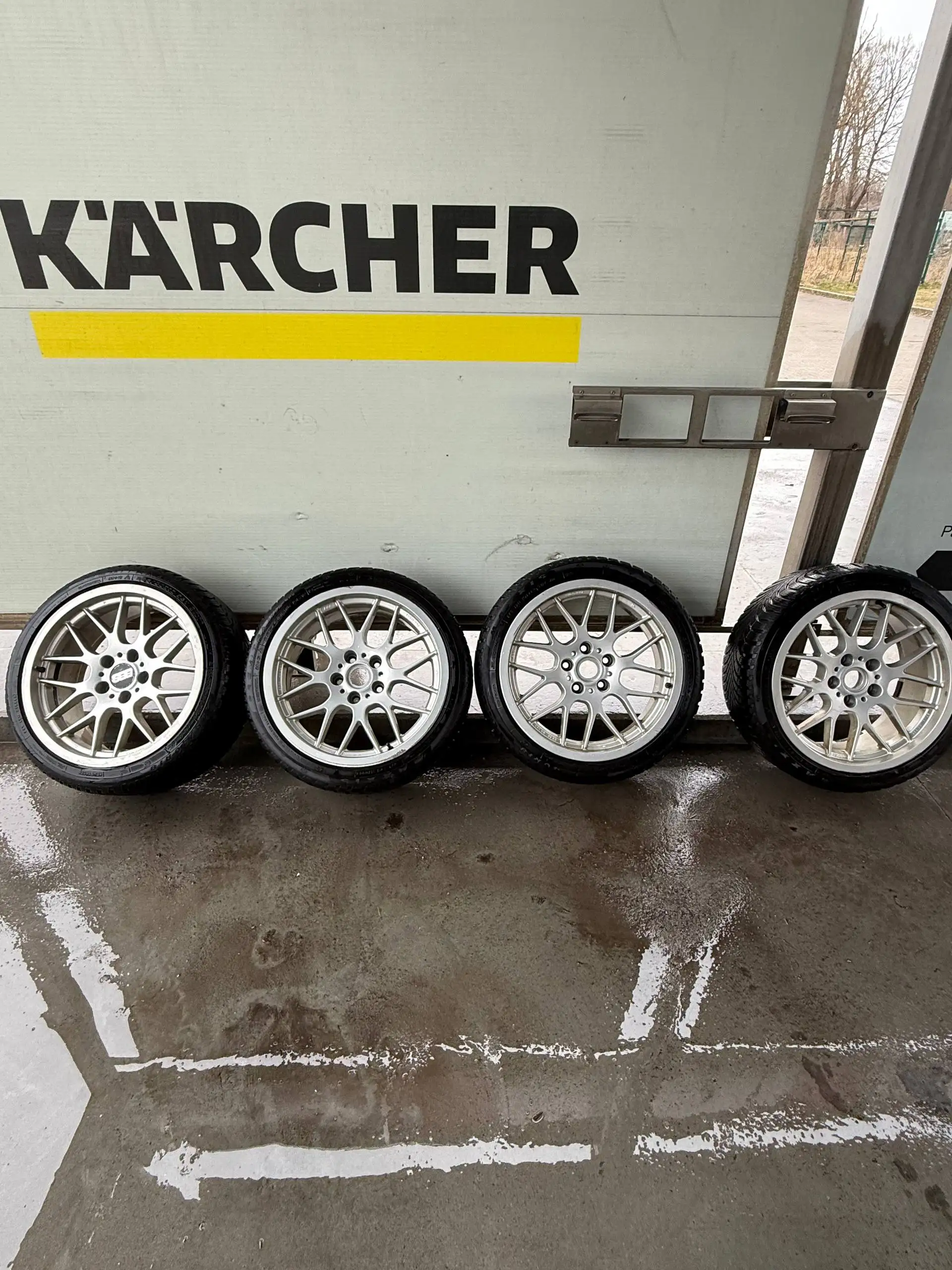 Диски с резиной R18 5x120 - Диски и шины (Запчасти) в Калининград