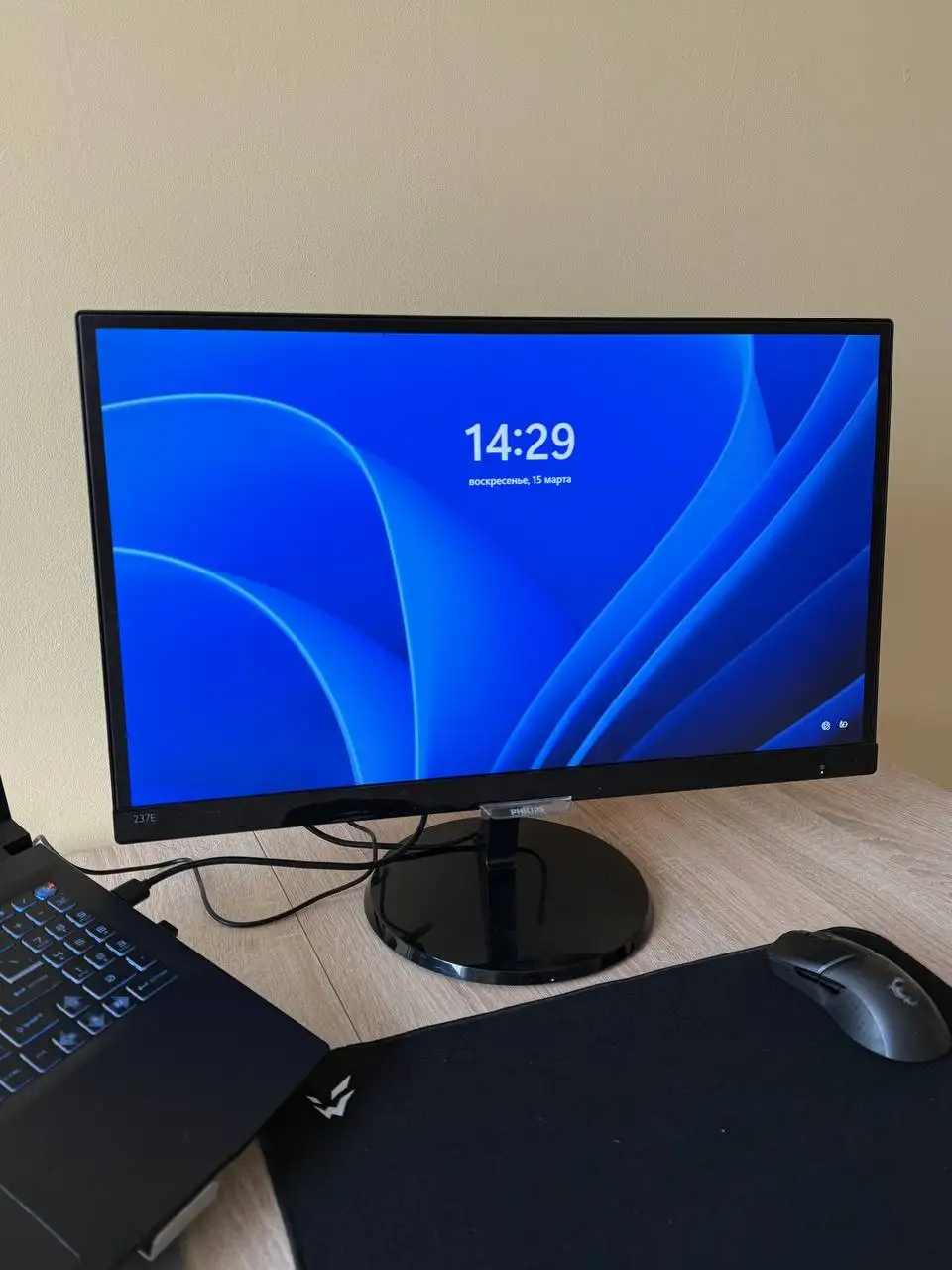 Продам монитор в хорошем состоянии - Мониторы (Электроника) в Калининград