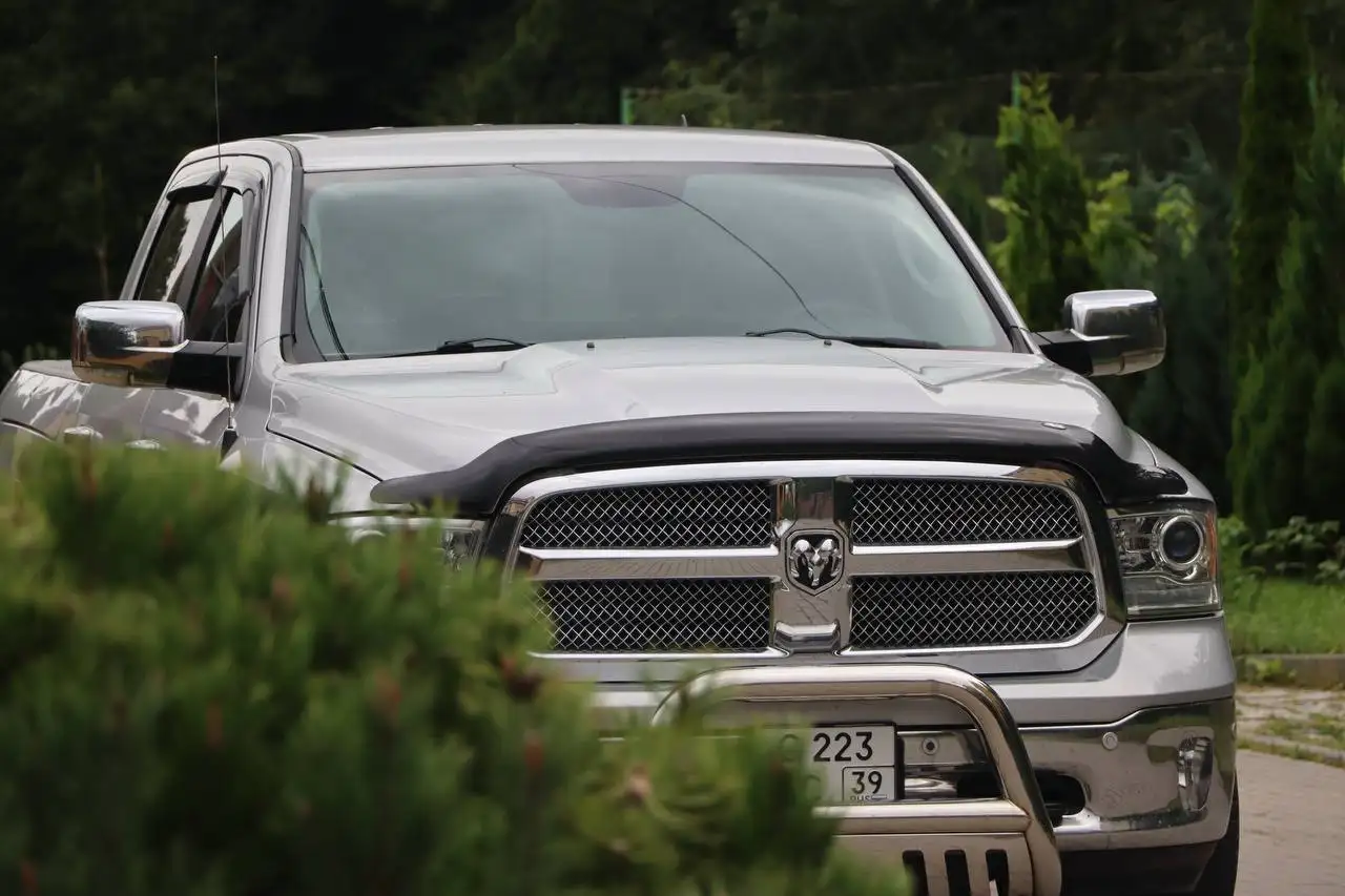 Фотоаппарат Canon EOS 250D с объективом 18-135mm - Фототехника (Электроника) в Калининград